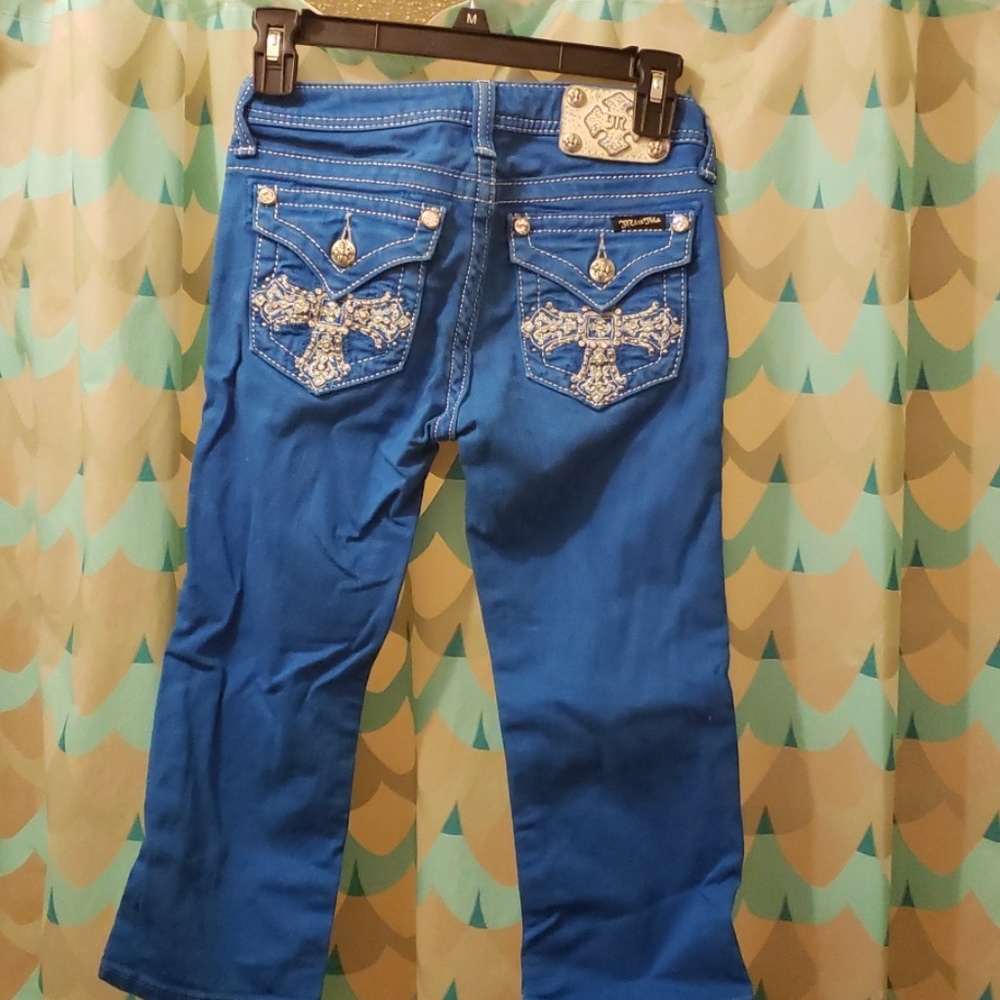 Capris - Picture 4 of 5